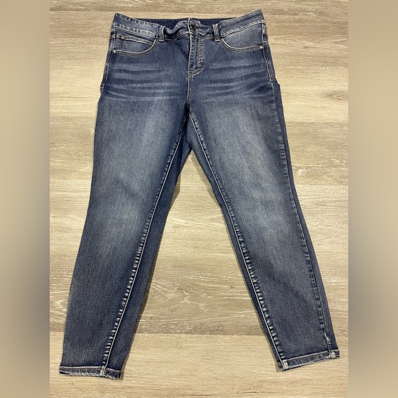Maurices Everflex High Rise Skinny Jeans Woman’s Size 14W Short - Picture 1 of 6